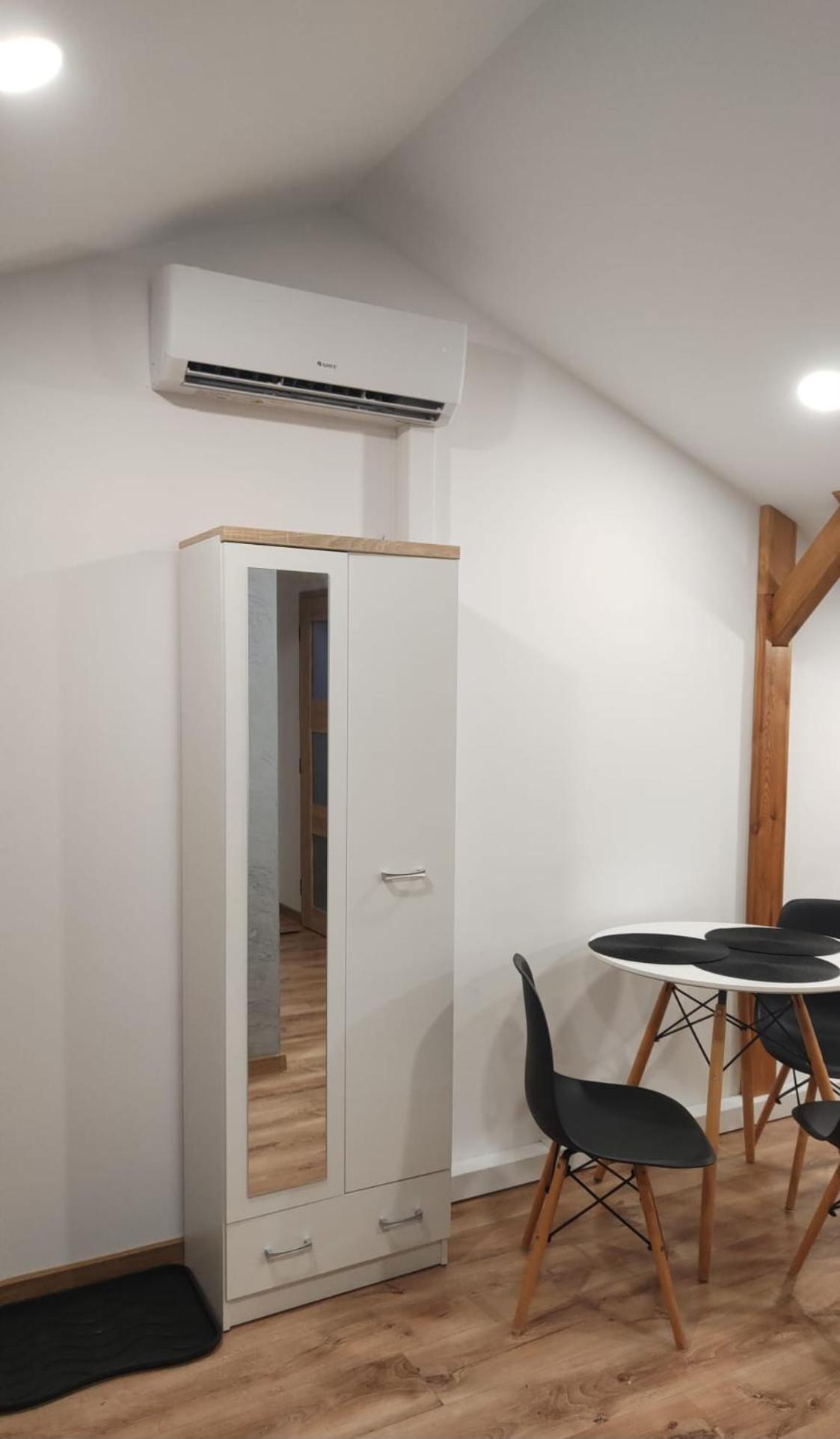 Osiedlove Poddasze Jedrzejow Exterior photo